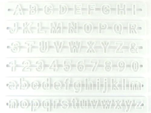 Buchstaben und Zahlen Ausstecher Roboto 18mm von Dekofee